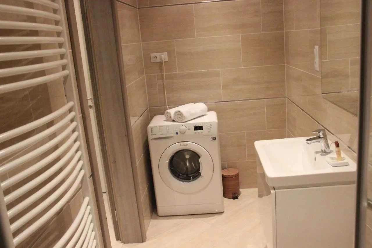 Element Prag Airport Apartment جمهورية التشيك