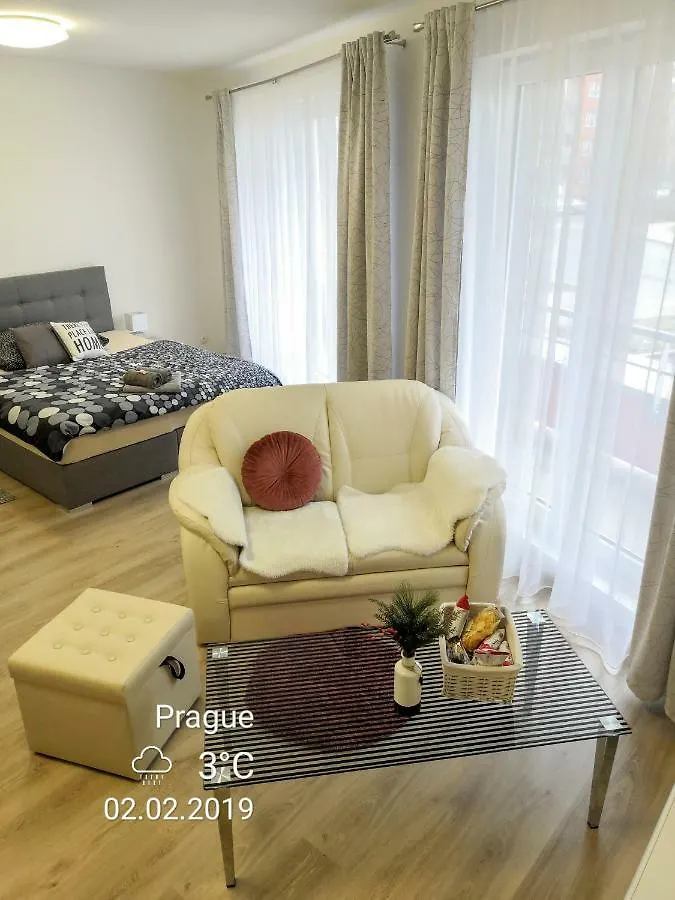 Element Prag Airport Apartment  براغ