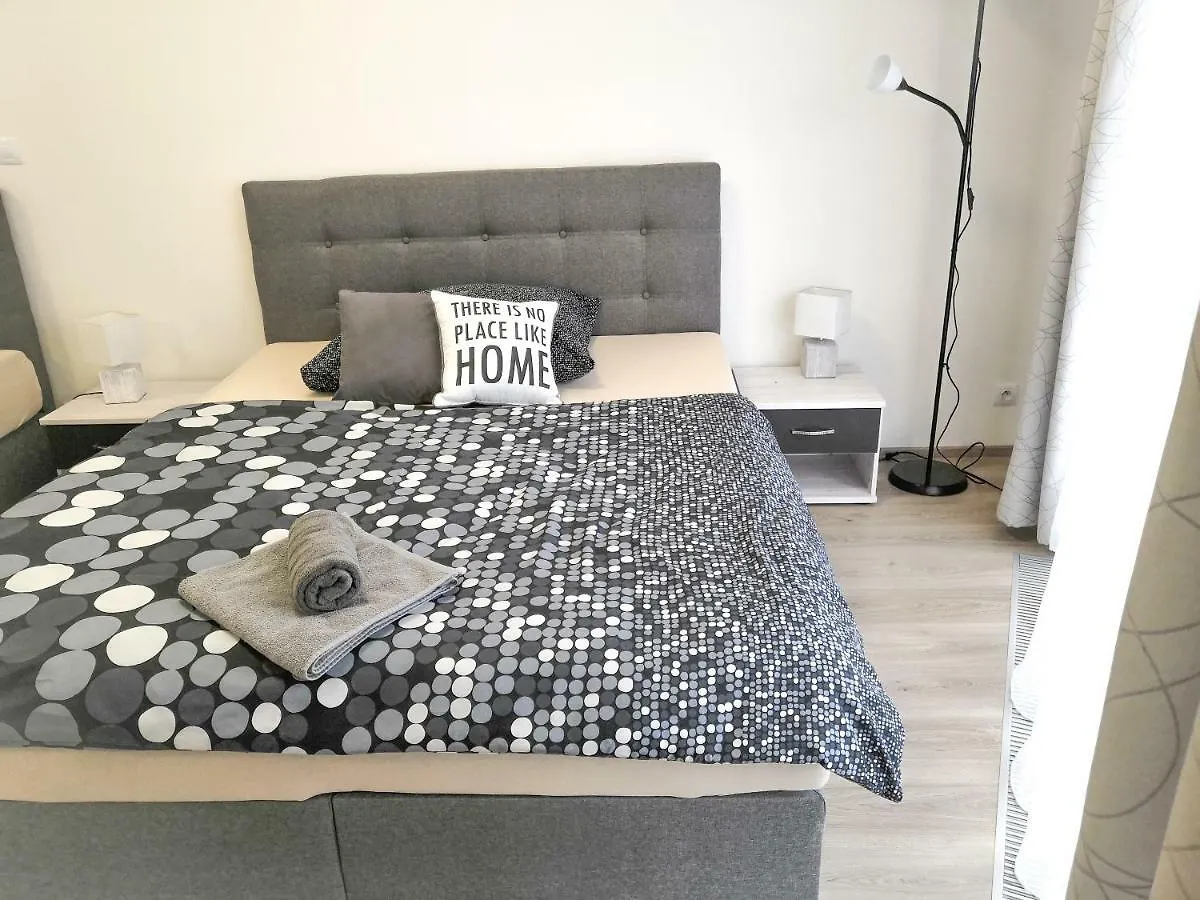 Element Prag Airport Apartment 0*, براغ جمهورية التشيك