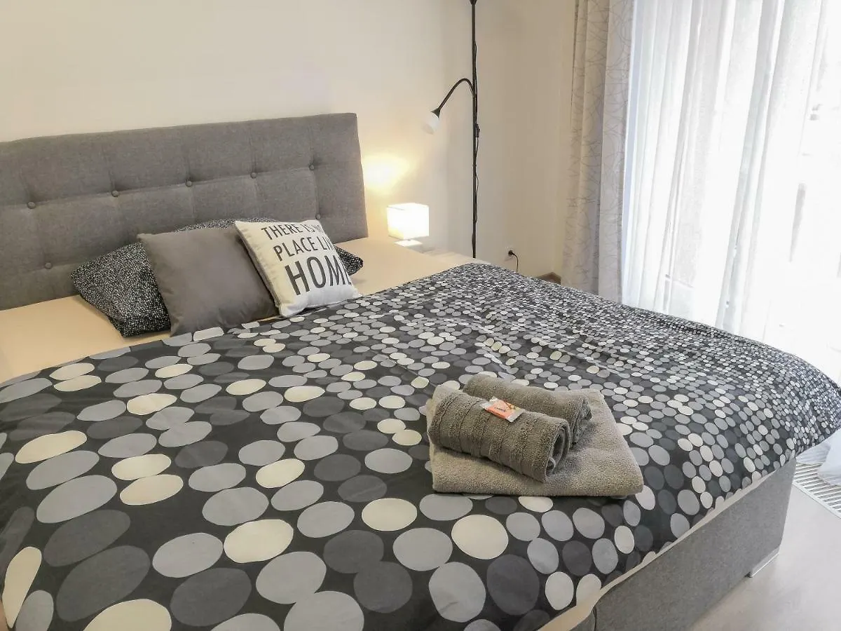 Element Prag Airport Apartment جمهورية التشيك